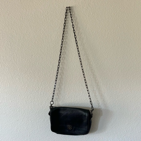 Tory Burch Black Leather Chain Strap Emerson Saffiano Crossbody Bag - Picture 2 of 9